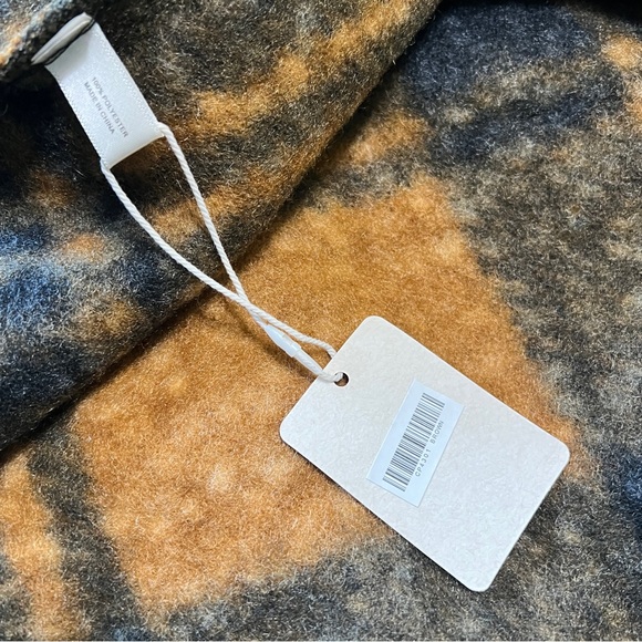 Fadivo New York Plaid Poncho Sweater OS - Picture 7 of 10